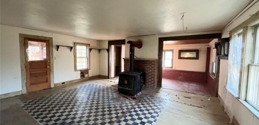 642 Monroe Avenue, Angola, NY 14006