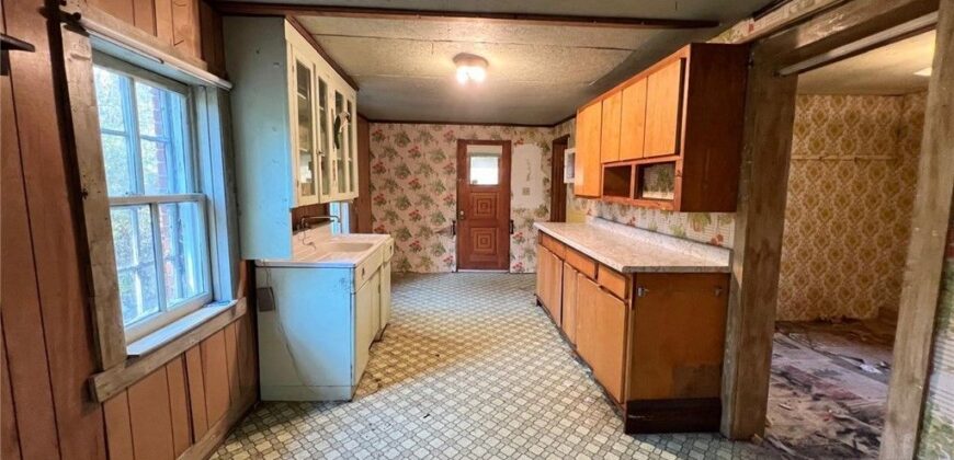 642 Monroe Avenue, Angola, NY 14006